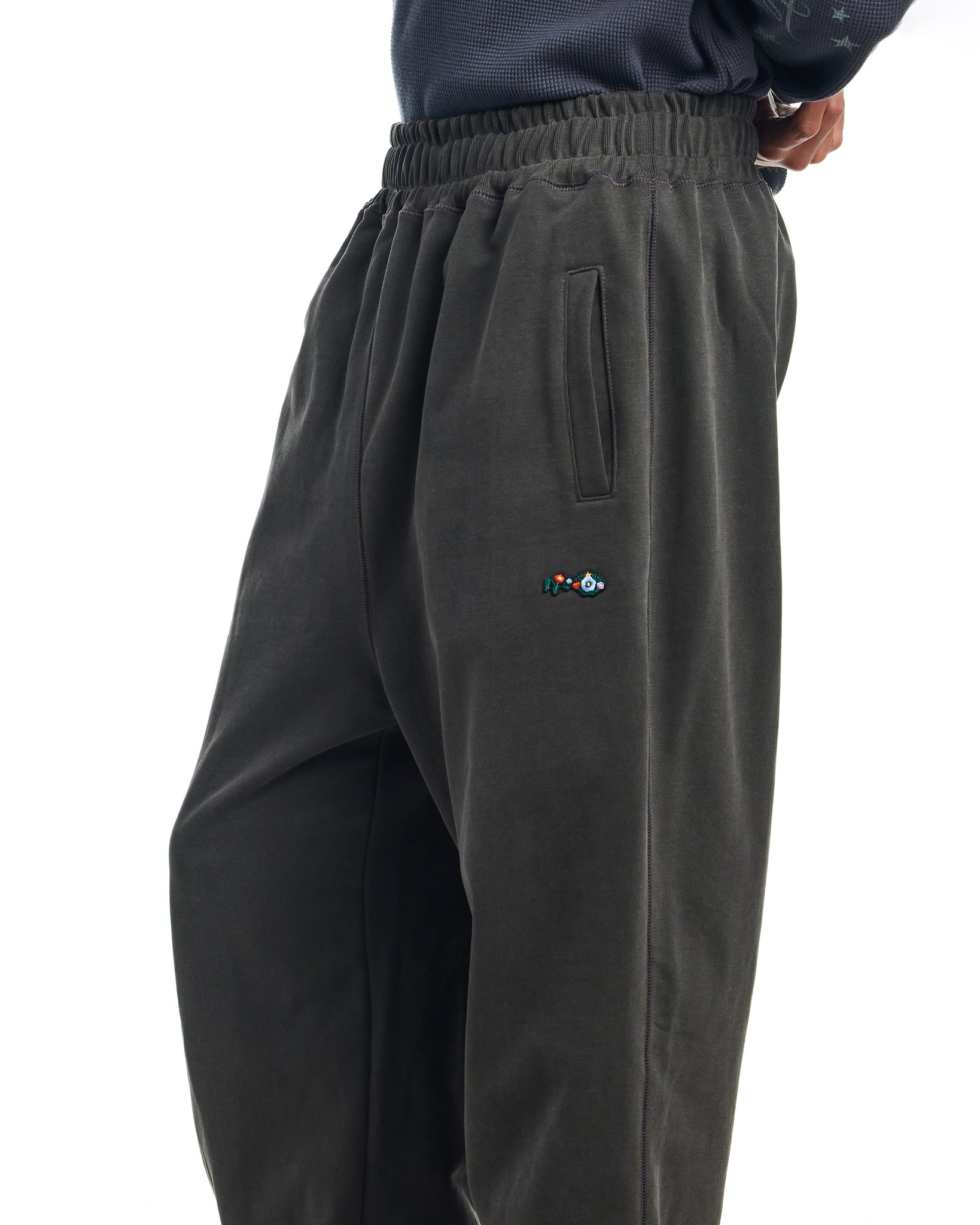 NOSTASY FLORAL SWEAT PANTS